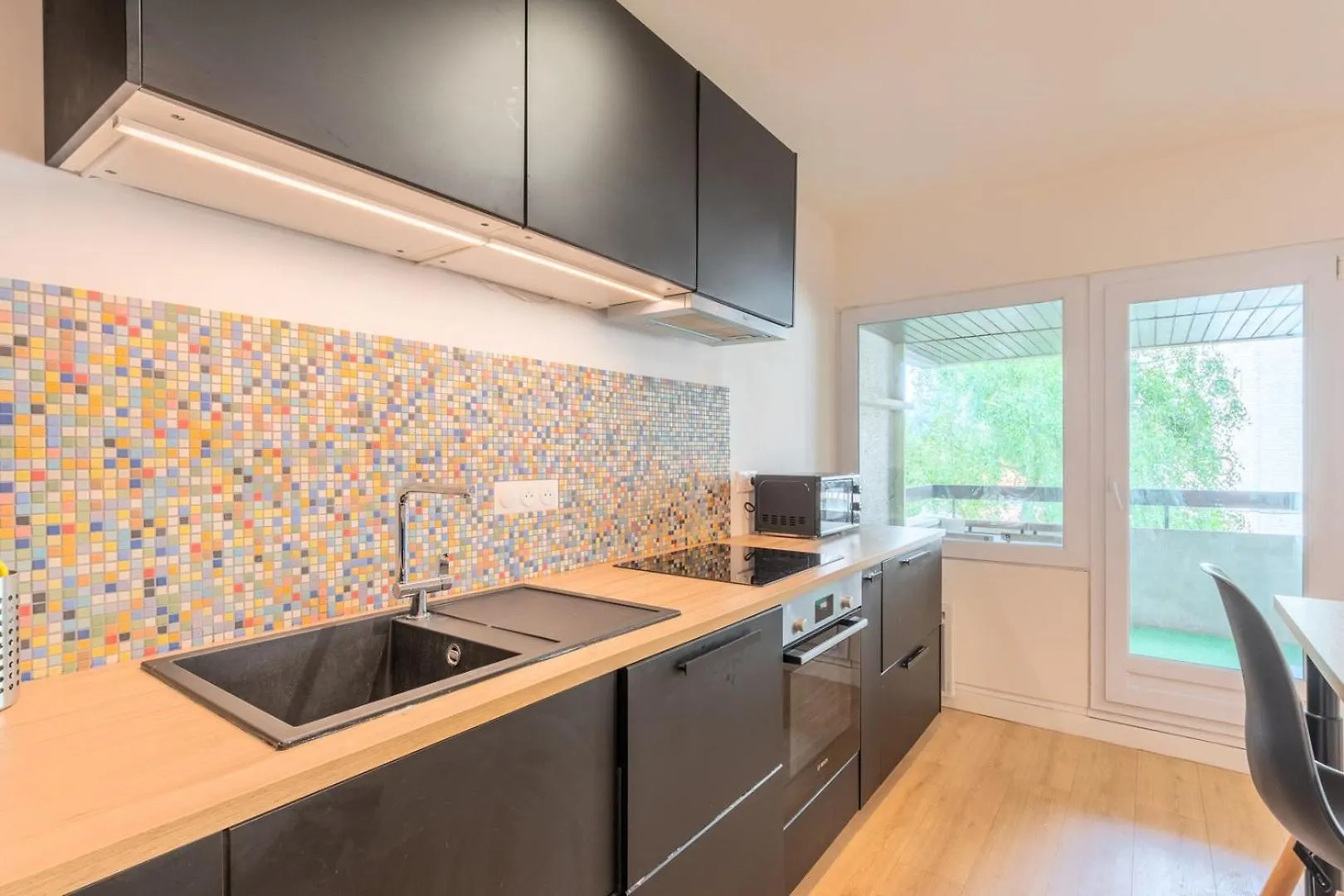 Spacious Apartment With Balcony And Parking La Madeleine