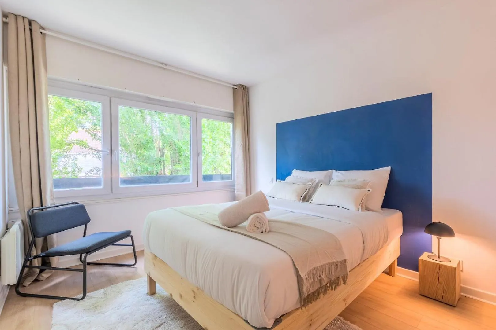 Spacious Apartment With Balcony And Parking La Madeleine
