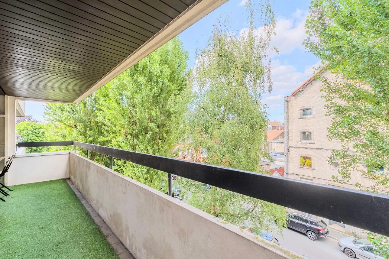 Spacious Apartment With Balcony And Parking La Madeleine